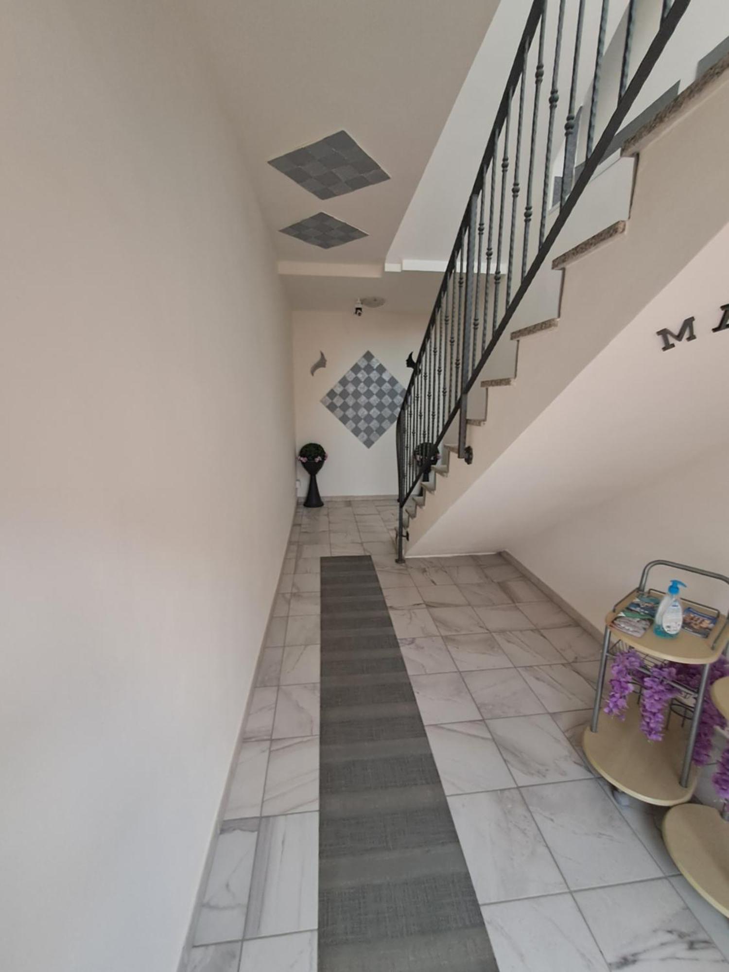 B&B Metalla Iglesias Bagian luar foto