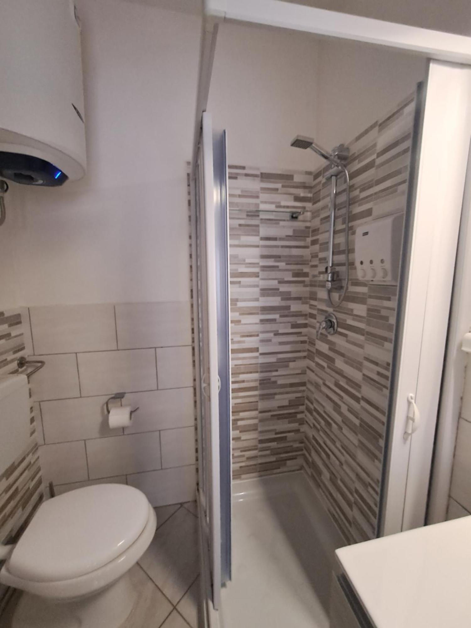 B&B Metalla Iglesias Bagian luar foto